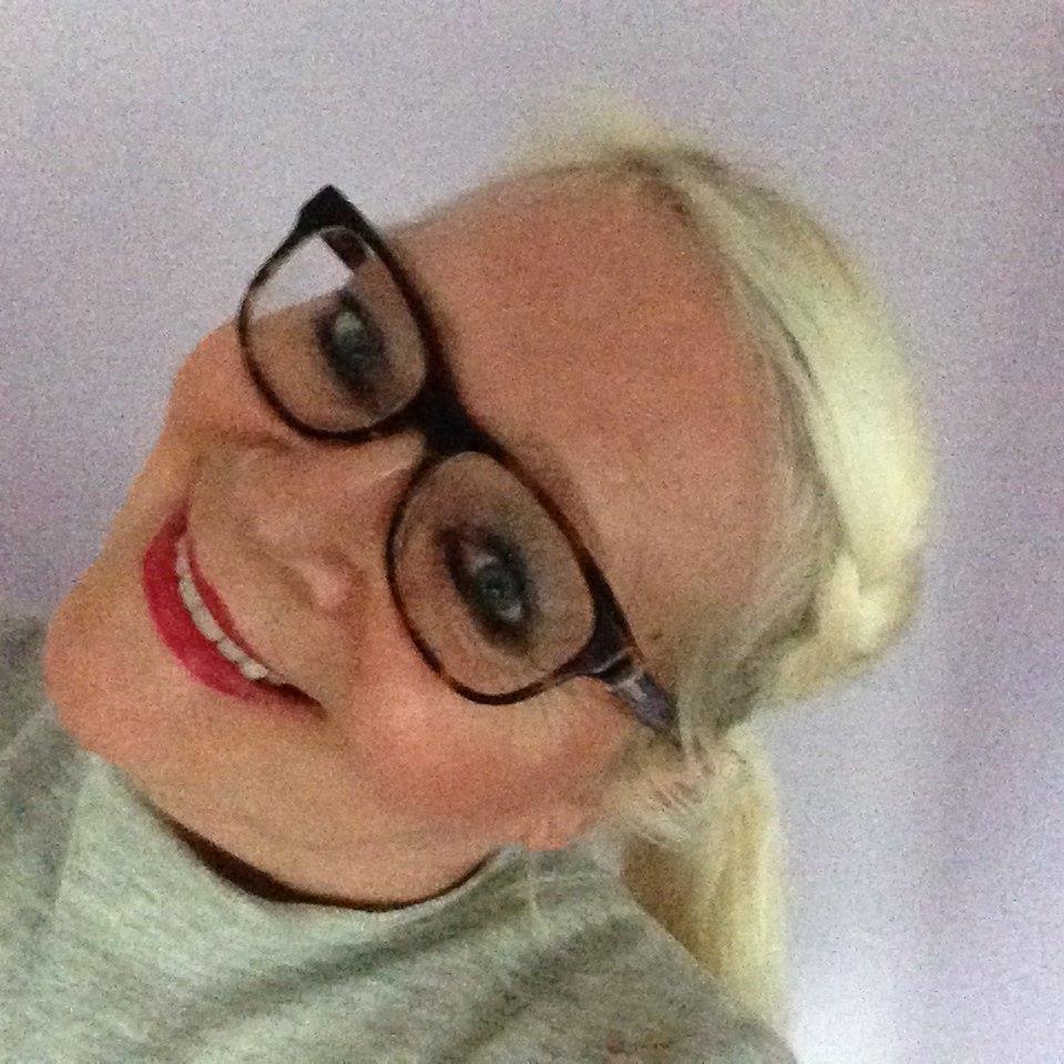 Elin K. Mouritsen
