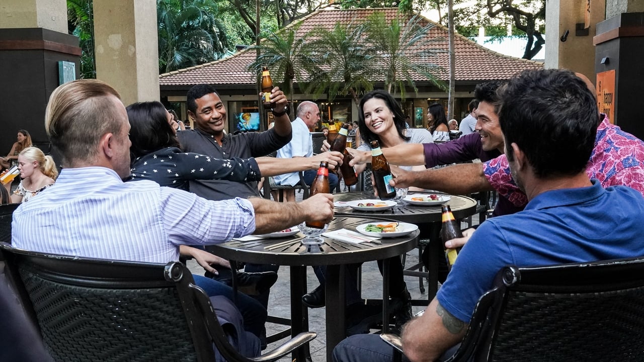 Ukuli&lsquo;i ka pua, onaona i ka mau&lsquo;u (Tiny is the flower, yet it scents the grasses around 