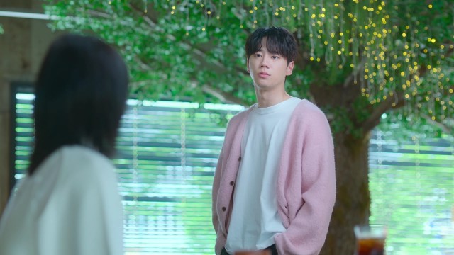 친구는 가까이, 허나 적은 더 가까이