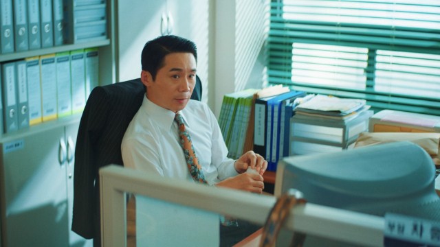 등잔 밑은 어둡고 뜨겁다