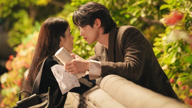 내 너에게 미친 것처럼 굴어야.